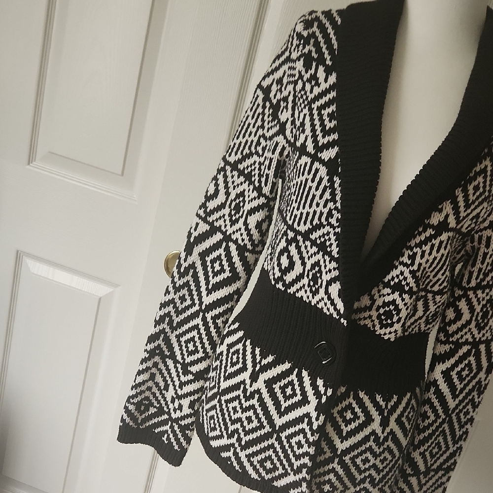 White House Black Market Black/White Geometric Button Front Cardigan Size S - Picture 6 of 14